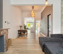 Kwalitatief gerenoveerde centrumwoning met tuin in Ieper