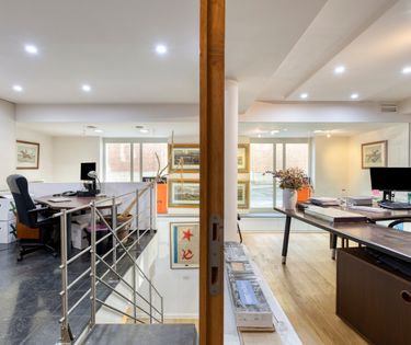 Exceptional Duplex Office for Sale in Central Brussels – Rolstraat / Vismet