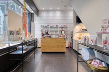 Handelswoning met appartement in de Ezelstraat in Brugge