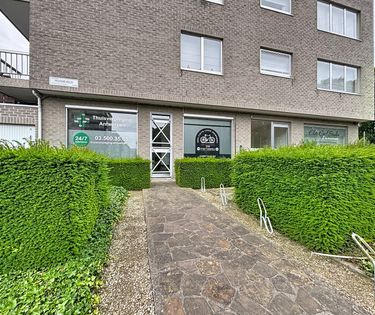 Handelspand (123m²) te koop in Deurne op centrale locatie