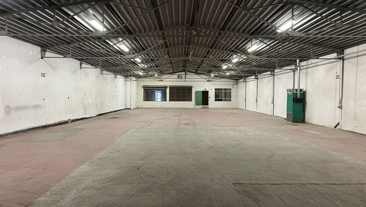 Entrepôt à louer d'environ 600 m² à Tielt