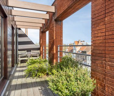Lichtrijk appartement met 3 slaapkamers te koop in Brugge