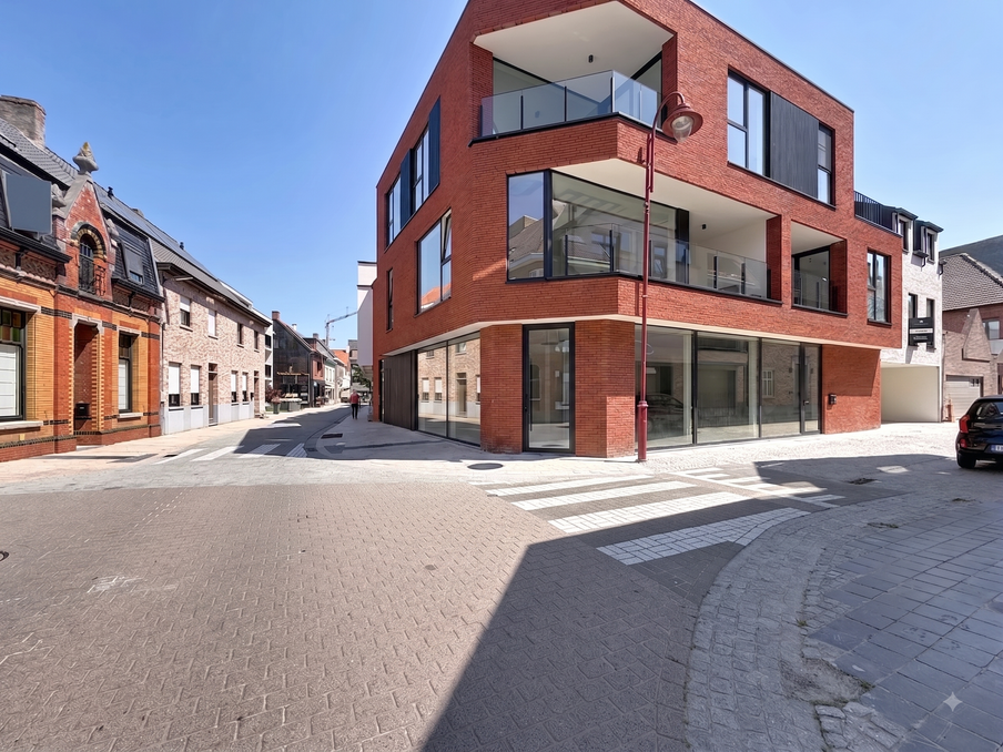 Handelsruimte (circa 140m²) te huur in centrum Aalter