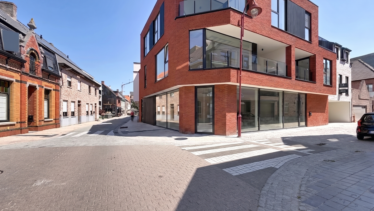 Handelsruimte (circa 140m²) te huur in centrum Aalter
