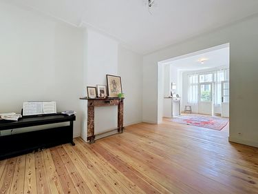 Laken: Appartement met 1 slaapkamer + bureau/dressing (99m²).