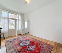 Laken: Appartement met 1 slaapkamer + bureau/dressing (99m²).