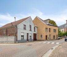 Maison de trois étages à rénover avec grand jardin à Grimbergen