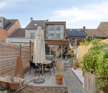 Rijhuis vlakbij de Schorre in Boom met tuin