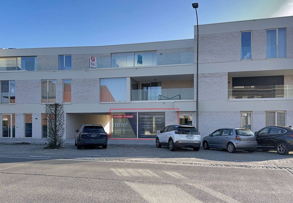 Gelijkvloers handelspand te huur nabij centrum Vichte