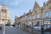 Kantoor te huur op de Grote Markt te Veurne.