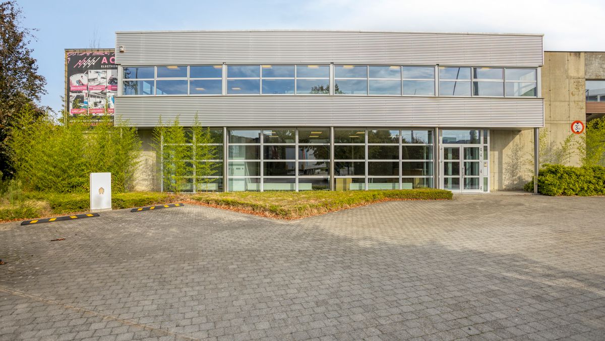 Modern bedrijfsgebouw te koop te Diest