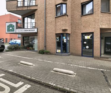 Polyvalent handelspand of kantoor in centrum Temse
