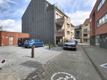 Polyvalent handelspand of kantoor in centrum Temse