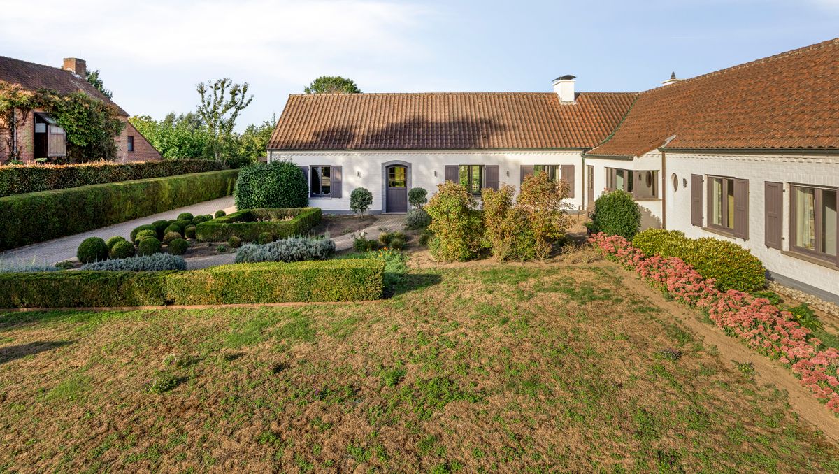 Karaktervolle bungalow op een prachtig perceel in Merelbeke