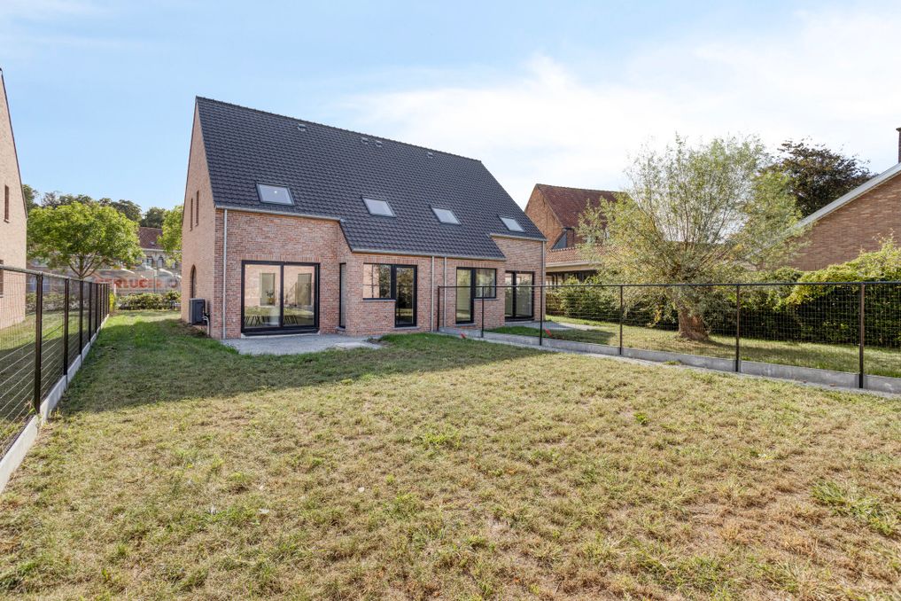 Huis te koop in Elverdinge met 3 kamers en dubbele garage