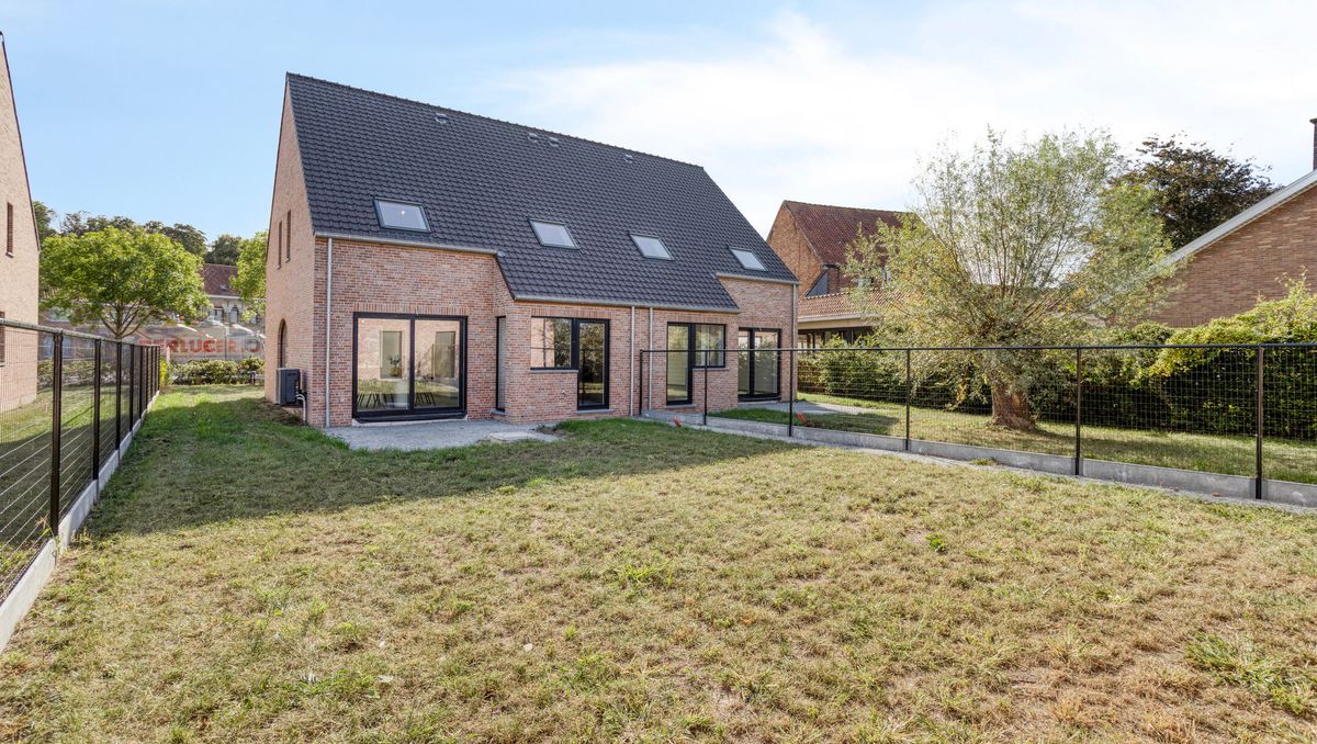 Huis te koop in Elverdinge met 3 kamers en dubbele garage