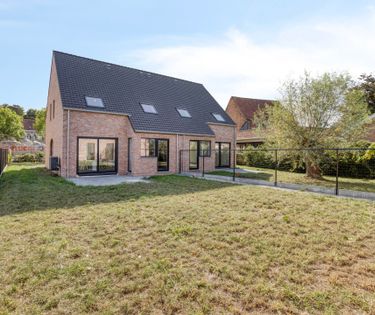 Huis te koop in Elverdinge met 3 kamers en dubbele garage