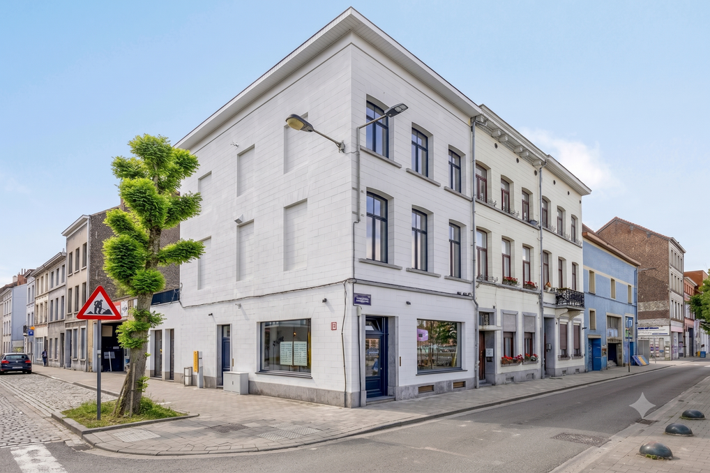 Renovated Townhouse with Commercial Space & Canal View for Sale