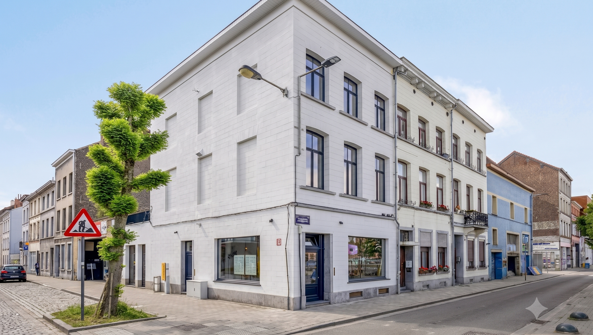 Renovated Townhouse with Commercial Space & Canal View for Sale