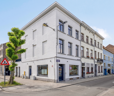 Renovated Townhouse with Commercial Space & Canal View for Sale