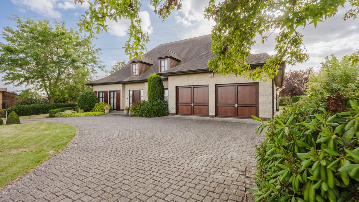Riante villa op een perceel van 2641m² in Otegem