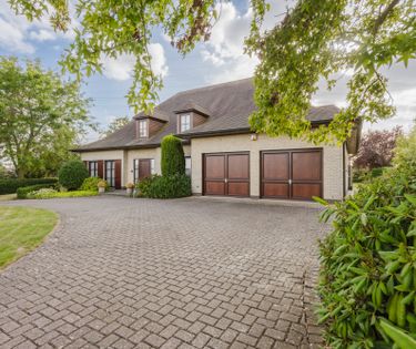 Riante villa op een perceel van 2641m² in Otegem