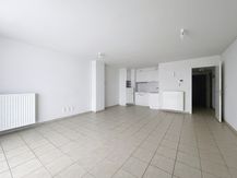 Molenbeek - Spacious studio for rent on the 12th floor