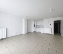 Molenbeek - Spacious studio for rent on the 12th floor