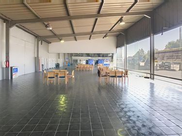 Commerciële ruimte met schitterende zichtbaarheid!