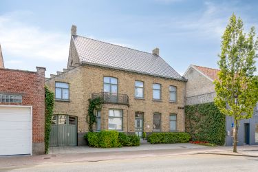 Karaktervolle woning met 7 slaapkamers, authentieke elementen en een ruime tuin