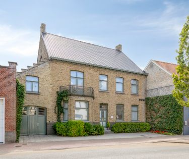 Karaktervolle woning met 7 slaapkamers, authentieke elementen en een ruime tuin