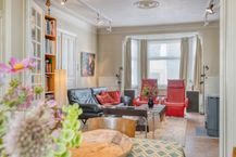 Karaktervolle woning met 7 slaapkamers, authentieke elementen en een ruime tuin
