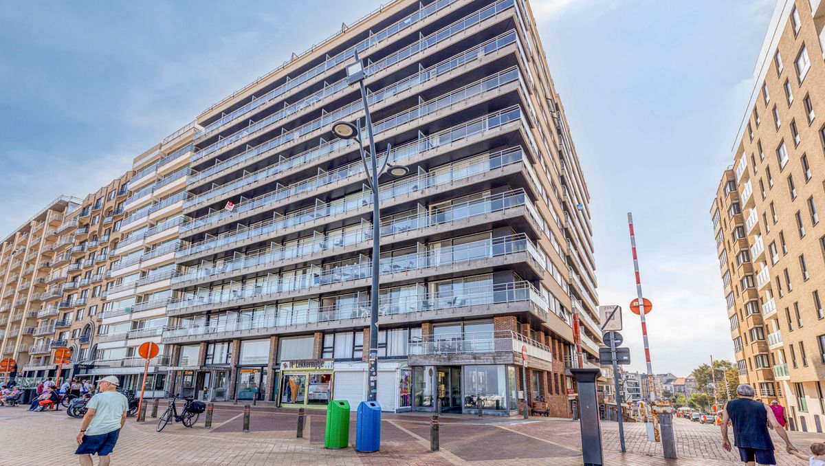 Apartment for sale in Blankenberge with frontal sea view