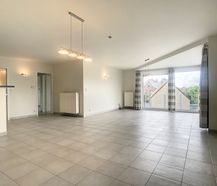 Appartement met twee slaapkamers en ruim terras te koop