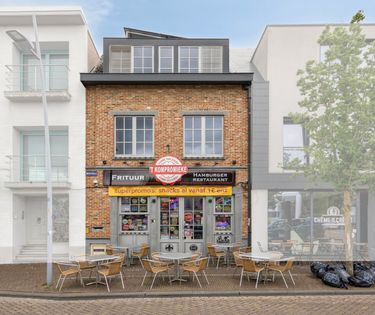 Rez-de-chaussée commercial avec appartement sur le marché à Ternat