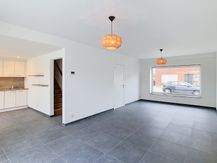 Woning met 3 kamers, stadstuin en staanplaats in Poperinge