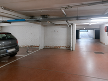 Car stand for sale at a convenient location on the Zeedijk!