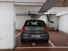 Car stand for sale at a convenient location on the Zeedijk!