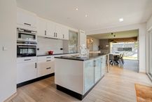 Instapklaar huis met 4 kamers te koop in centrum Desselgem