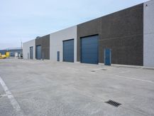 Magazijn (454 m²) te huur in Zwevezele