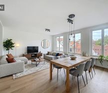 Recent volledig gerenoveerde 2-slaapkamer appartement te huur in centrum Brugge.