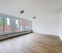 Recent volledig gerenoveerde 2-slaapkamer appartement te huur in centrum Brugge.