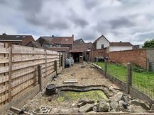 Te renoveren woning met tuin in Deinze