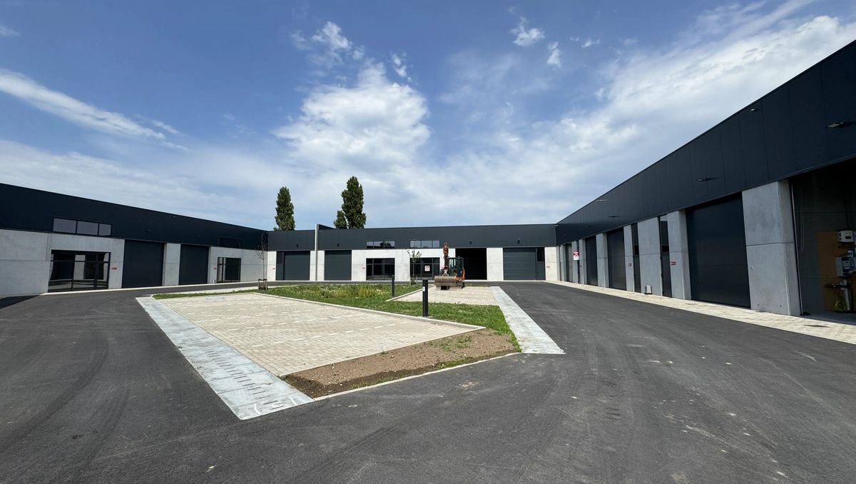 KMO-unit (273 m²) te koop in bedrijvenpark De Rick, Zwevezele