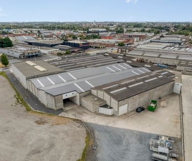 Magazijnruimte van ca. 4.000 m² in industriezone Kuurne