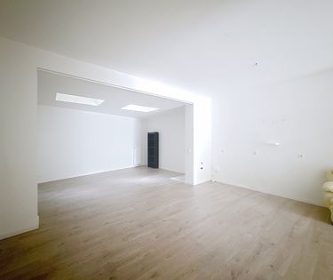 Te koop: Vernieuwd handelspand met toplocatie in Oostende!