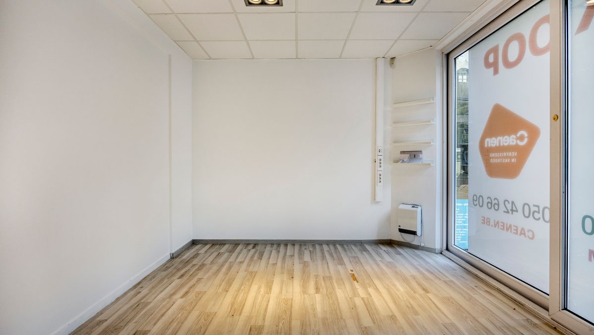 Ready to move into commercial property (101 m²) on Manitoba Square