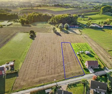Perceel grond van 5.032 m² gelegen in Ellezelles