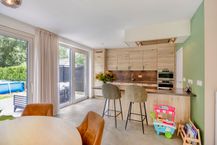 Instapklare halfopen bebouwing met hedendaags comfort