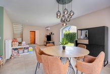 Instapklare halfopen bebouwing met hedendaags comfort